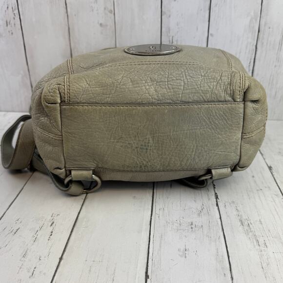 VTG Fossil Gray Pebbled Leather Maddox Distressed 1954 Keyhole Key Backpack Bag - Picture 7 of 14